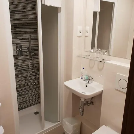 Oda ve Kahvaltı Max