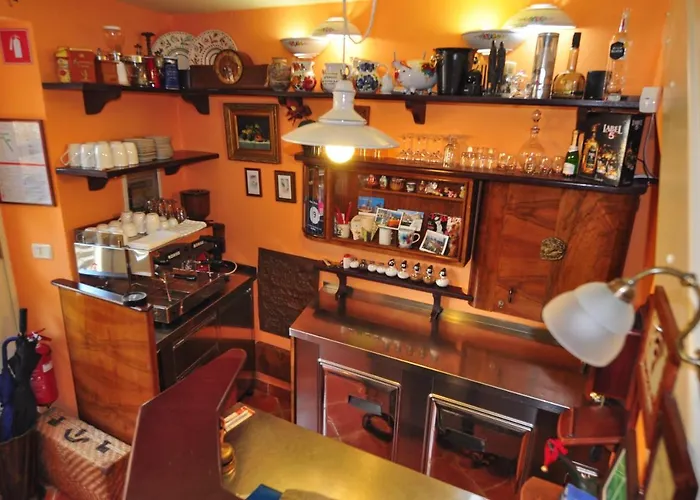 Max Bed and Breakfast Πιράν